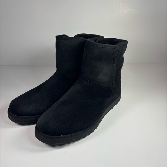 UGG Australia 1013437 Women's Cory Suede Ankle Sheepskin Boots Black Size 7 - Picture 1 of 8
